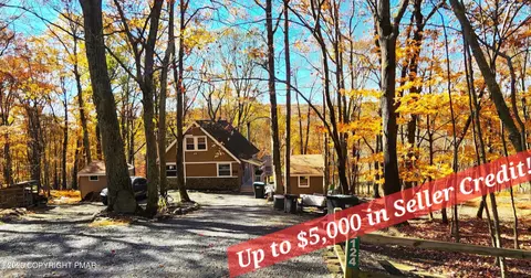 2124 Meadowlark Cir, Bushkill, PA 18324
