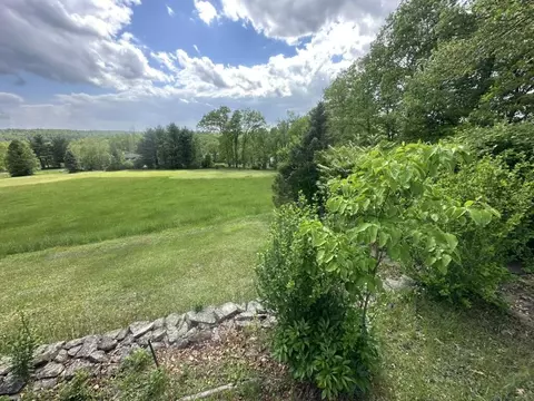 115 Heights Ct, Stroudsburg, PA 18360