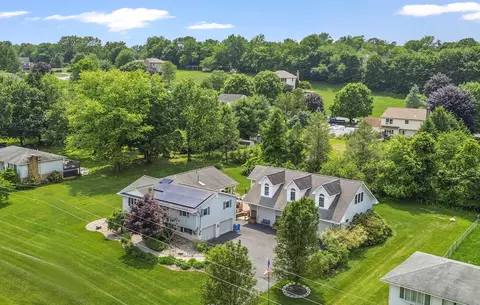 807 Bangor Rd, Nazareth, PA 18064