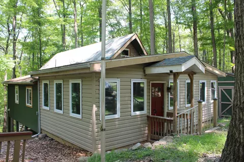 162 Ski Trl, Pocono Lake, PA 18347
