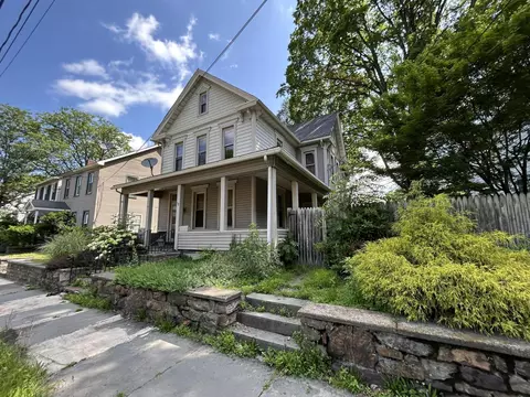 58-60 Broad St, Stroudsburg, PA 18360