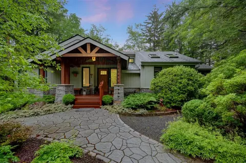 119 Tanglewood Dr, Pocono Pines, PA 18350