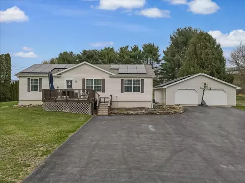 3954 Cedar Dr, Walnutport, PA 18088