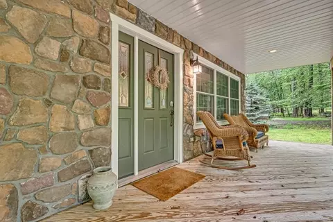 141 Beech Ln, Pocono Lake, PA 18347