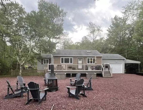236 Elk Dr, Blakeslee, PA 18610