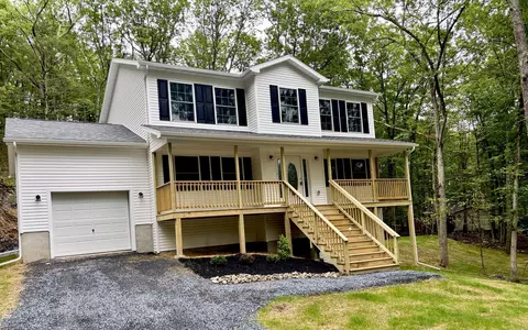228 Kahkout Mountain Cir Mtn, East Stroudsburg, PA 18302