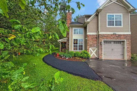 1218 Clymer Ln, Pocono Pines, PA 18350