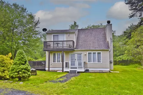 594 Sullivan Trl, Long Pond, PA 18334