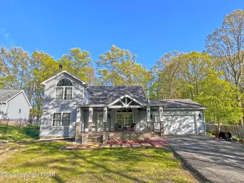 158 Davis Cir, Bushkill, PA 18324