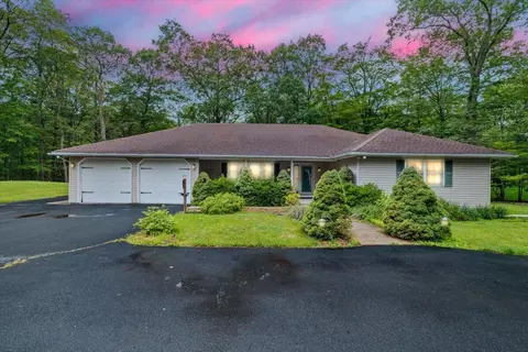 148 Doe Rd, Bartonsville, PA 18321