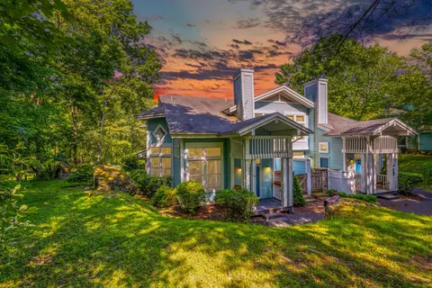 212 Abbington Dr, East Stroudsburg, PA 18302