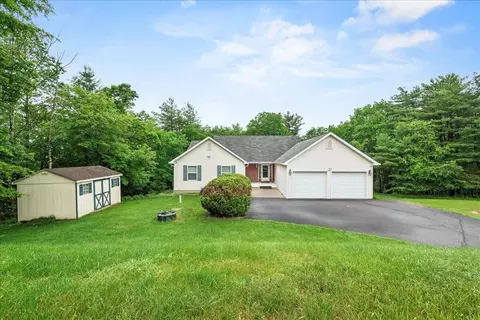 1623 Mohican Ct, Effort, PA 18330