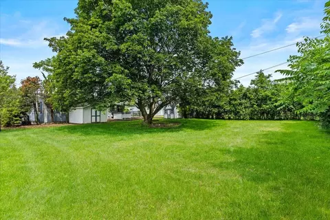 124 Willow Dr, Berwick, PA 18603 photo 2