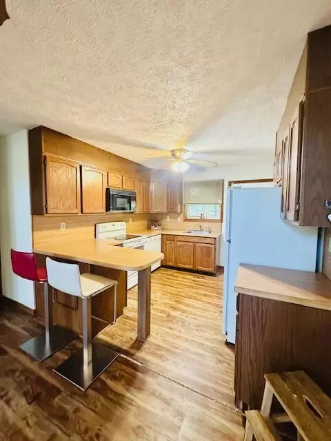 Kitchen - 2383 Eagle Path, Bushkill, PA 18324 photo 1 of 3