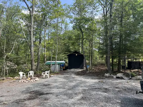 12 Wilderness Trl, Scotrun, PA 18355
