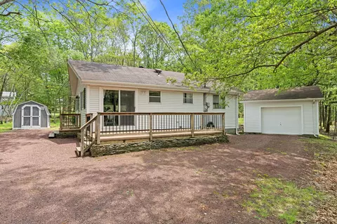 188 Evergreen Rd, Albrightsville, PA 18210