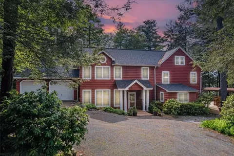 105 Waygood Way, Pocono Pines, PA 18350