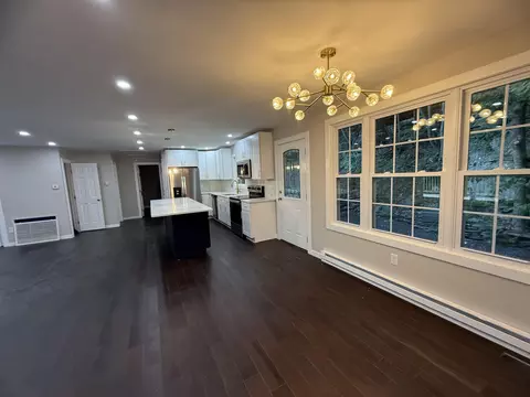 4147 Elderberry Ln, East Stroudsburg, PA 18302