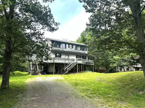 54 Lenape Dr, East Stroudsburg, PA 18302