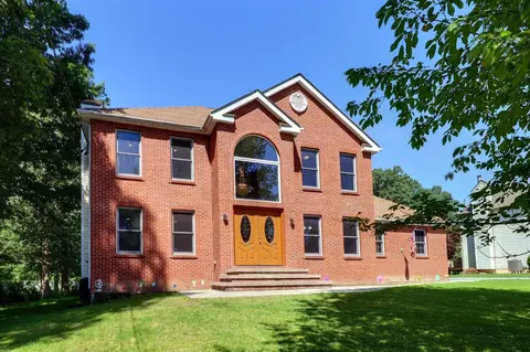 1031 Red Maple Ln, Stroudsburg, PA 18360