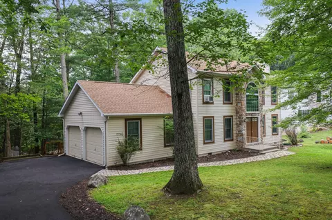 5286 Hilltop Cir, East Stroudsburg, PA 18301