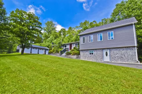 2115 Upper Smith Gap Rd, Saylorsburg, PA 18353