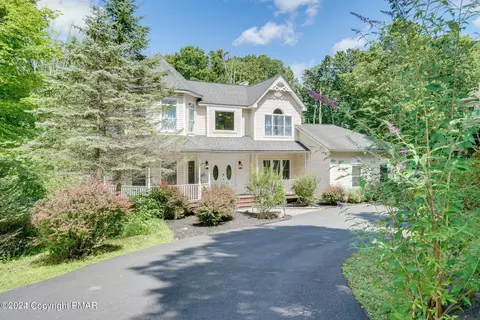 612 Washington Xing, East Stroudsburg, PA 18301