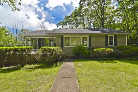 74 Center Ave, Mount Pocono, PA 18344