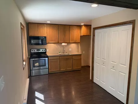 Kitchen - 2215 Delaware Ct E, Bushkill, PA 18324 photo 4 of 4