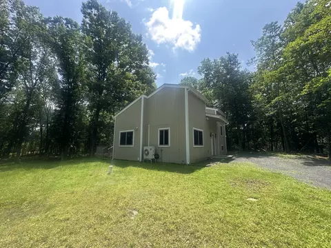 Exterior - 2215 Delaware Ct E, Bushkill, PA 18324 photo 3 of 8
