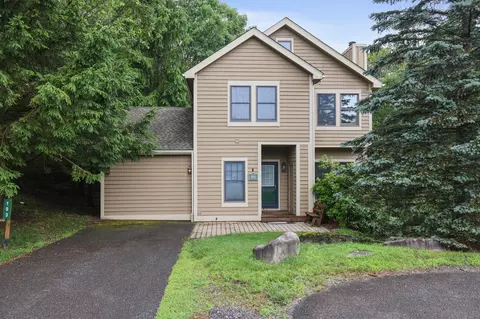 153 Pine Ct, Tannersville, PA 18372