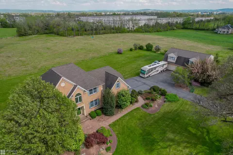 634 Country Club Rd, Easton, PA 18045