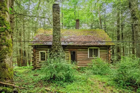 205 Pine View Ln, East Stroudsburg, PA 18302