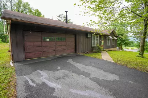 609 Mill St, Palmerton, PA 18071