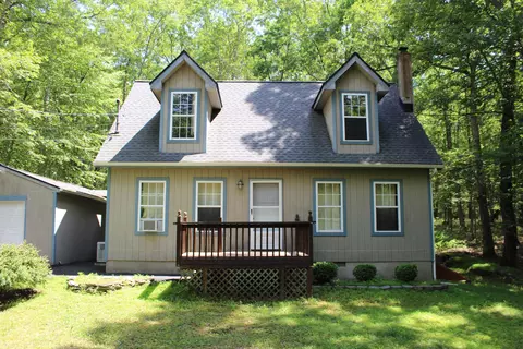 5147 Arrowhead Ln, East Stroudsburg, PA 18302