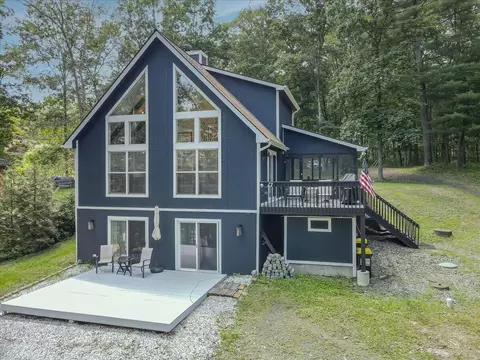 133 Panorama Trl, Dingmans Ferry, PA 18328