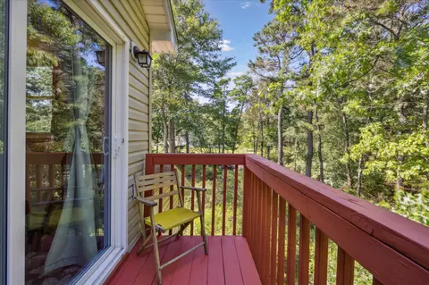 1213 Coyote Ct, Long Pond, PA 18334
