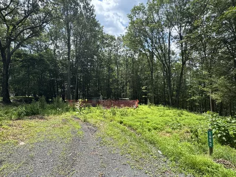 1062 Lenape Rd, East Stroudsburg, PA 18302