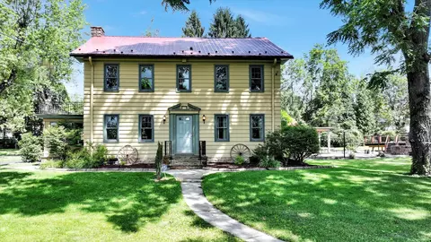 35 Holland St, Tamaqua, PA 18252