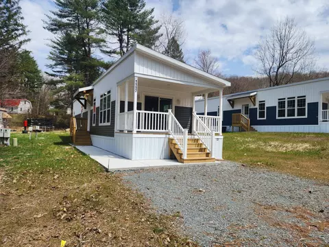 1117 Lonesome Lock Rd, White Mills, PA 18473
