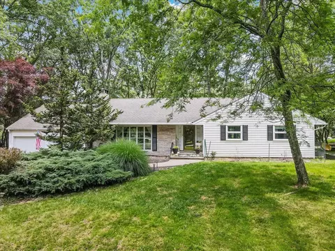 742 White Oak Rd, Cresco, PA 18326
