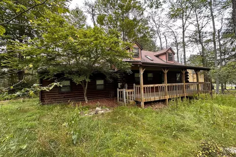 9416 Juniper Dr, Tobyhanna, PA 18466