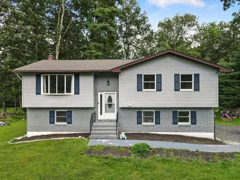 52 Bull Pine Rd, East Stroudsburg, PA 18301