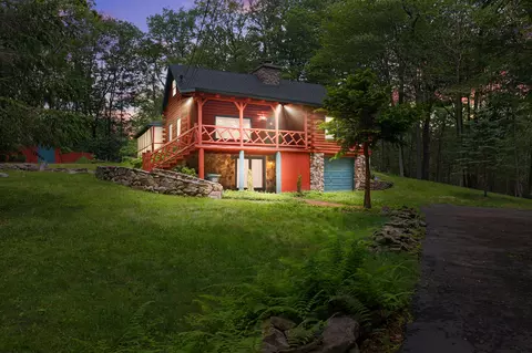 45 Evergreen Dr, Gouldsboro, PA 18424