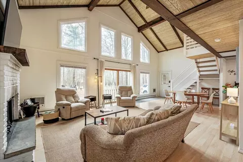 73 Big Bass Dr, Clifton Township, PA 18424