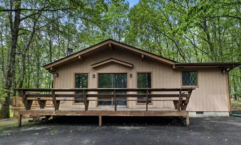 130 Deer Trail Dr, Saylorsburg, PA 18353