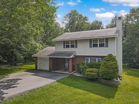 236 Ridge Ct, Saylorsburg, PA 18353