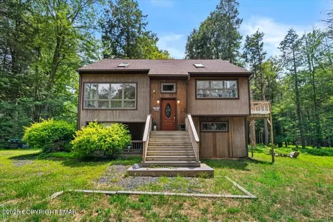 2106 Wagner Forest Dr, Pocono Lake, PA 18347