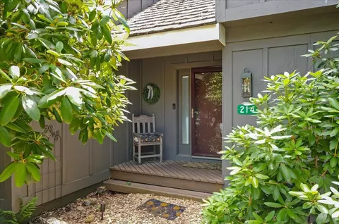 214 Snow Ridge Cir, Lake Harmony, PA 18624