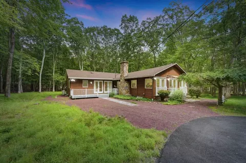 108 Tall Oak Rd, Albrightsville, PA 18210